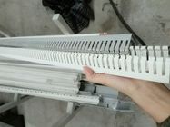 プラスチック ポリ塩化ビニールのパネルの天井ワイヤー ケーブルの導通の窓のプロフィールの放出機械
